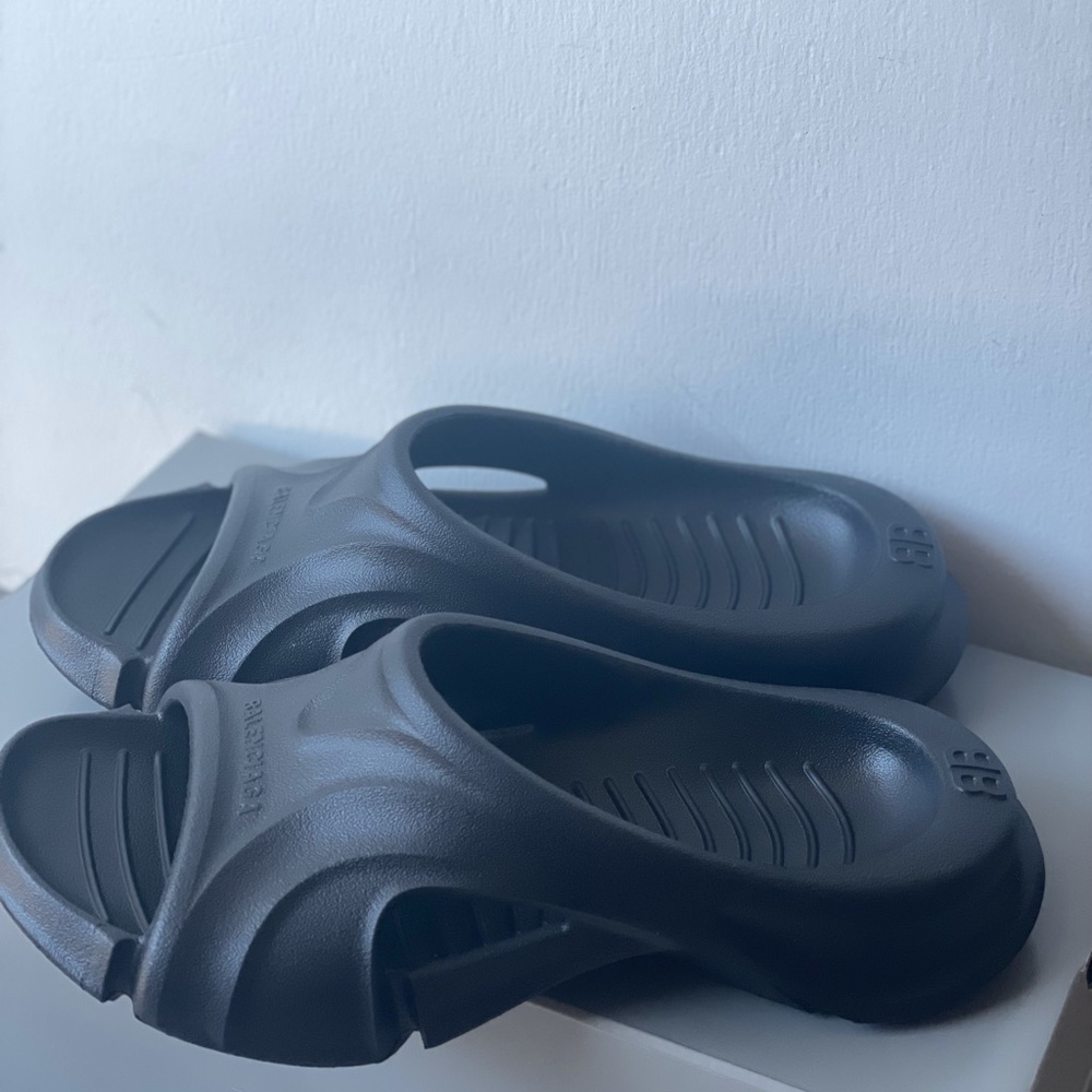 Balenciaga mold sandals size 9 - EUC